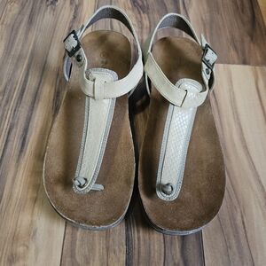 BearPaw Mila Thong ankle strap sandals Sz 8 taupe